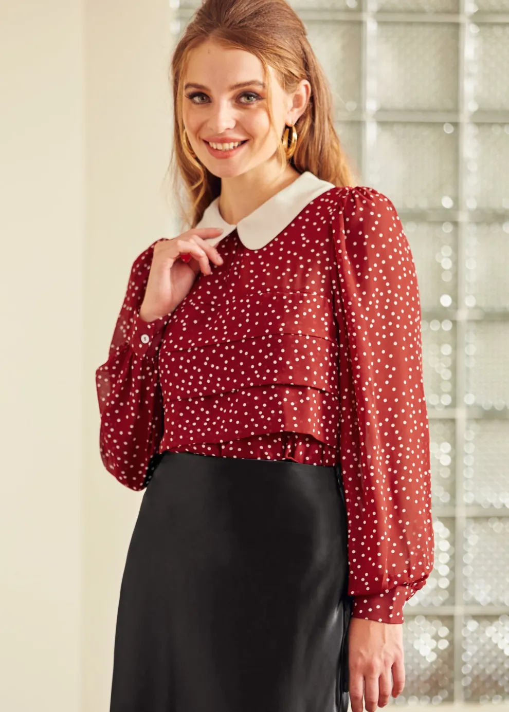 Essence of Every Era Pan Collar Blouse