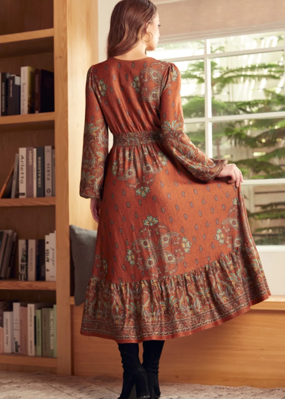 Goldie Hour V-Neck Midi Dress