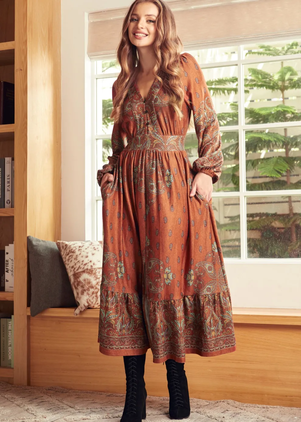 Goldie Hour V-Neck Midi Dress