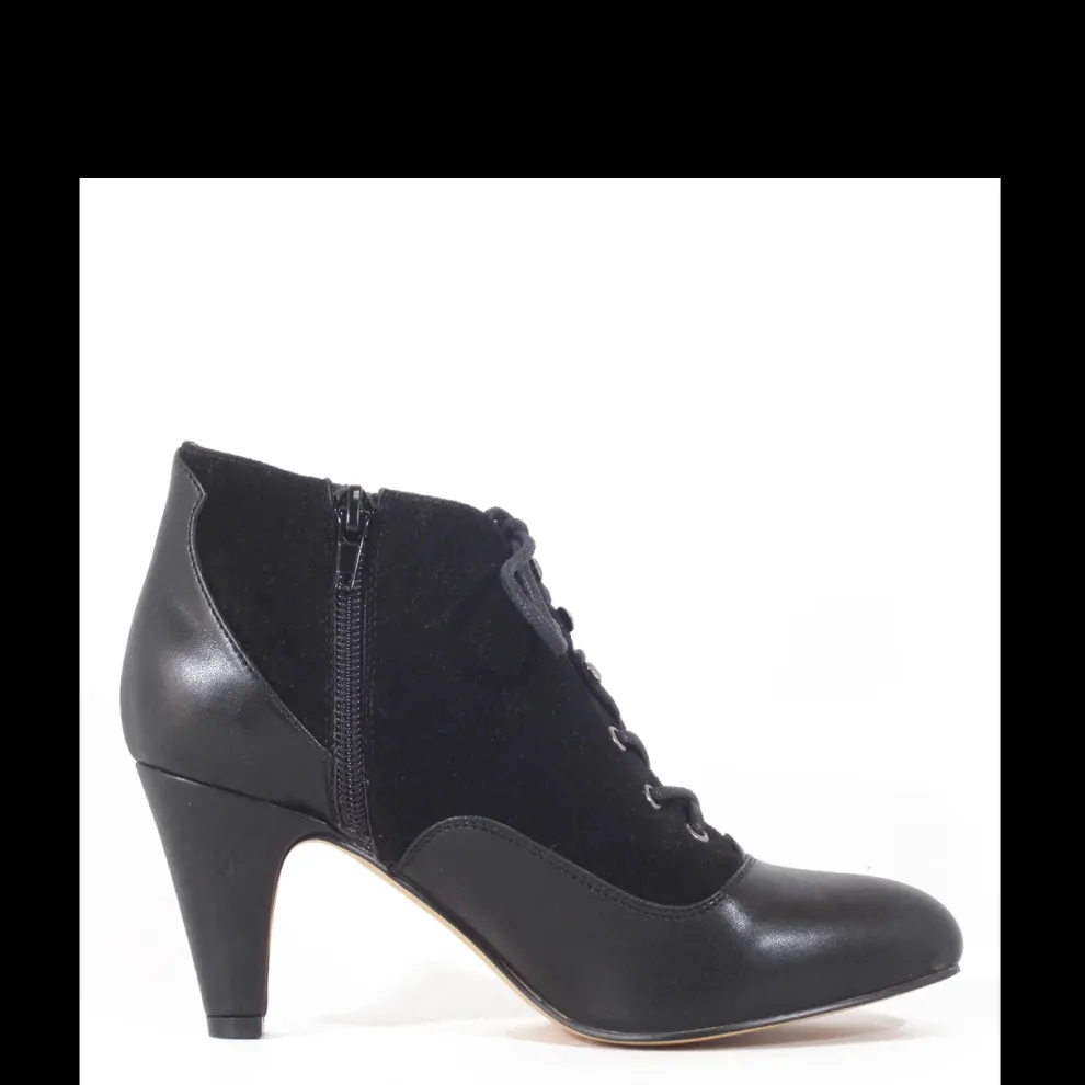 Izzy Vintage Booties