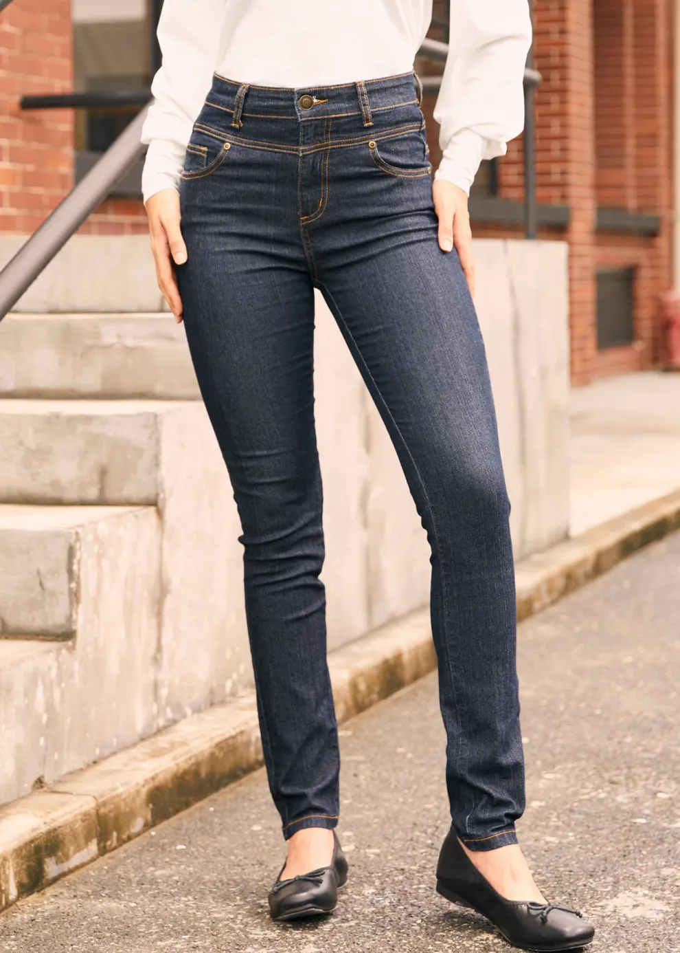 Karaoke Seamstress Buttoned Skinny Jeans