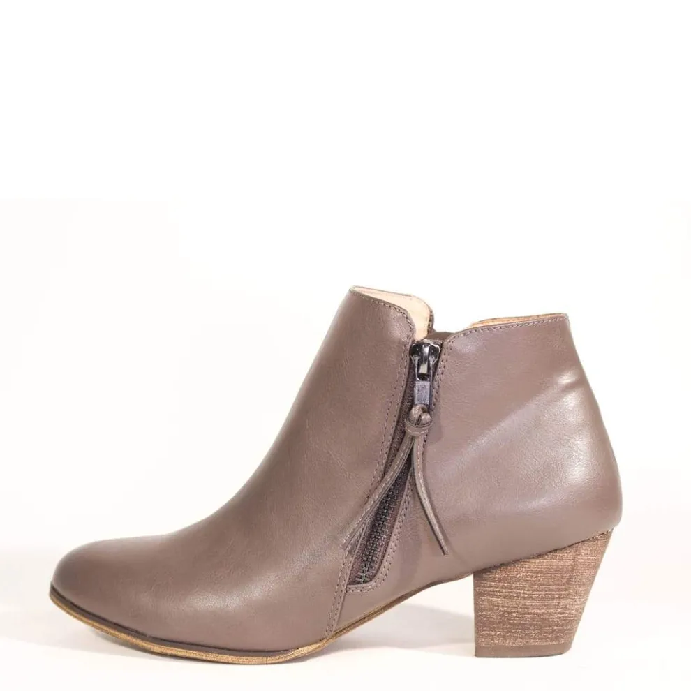 Logan Western Booties