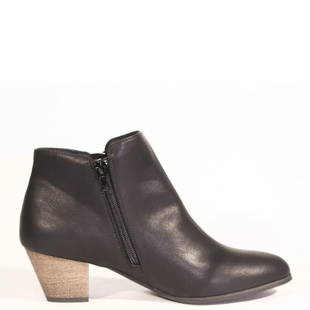 Logan Western Booties