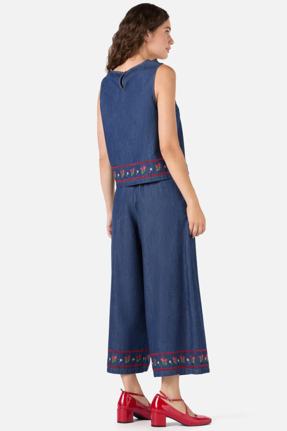 Meadow Embroidered Top