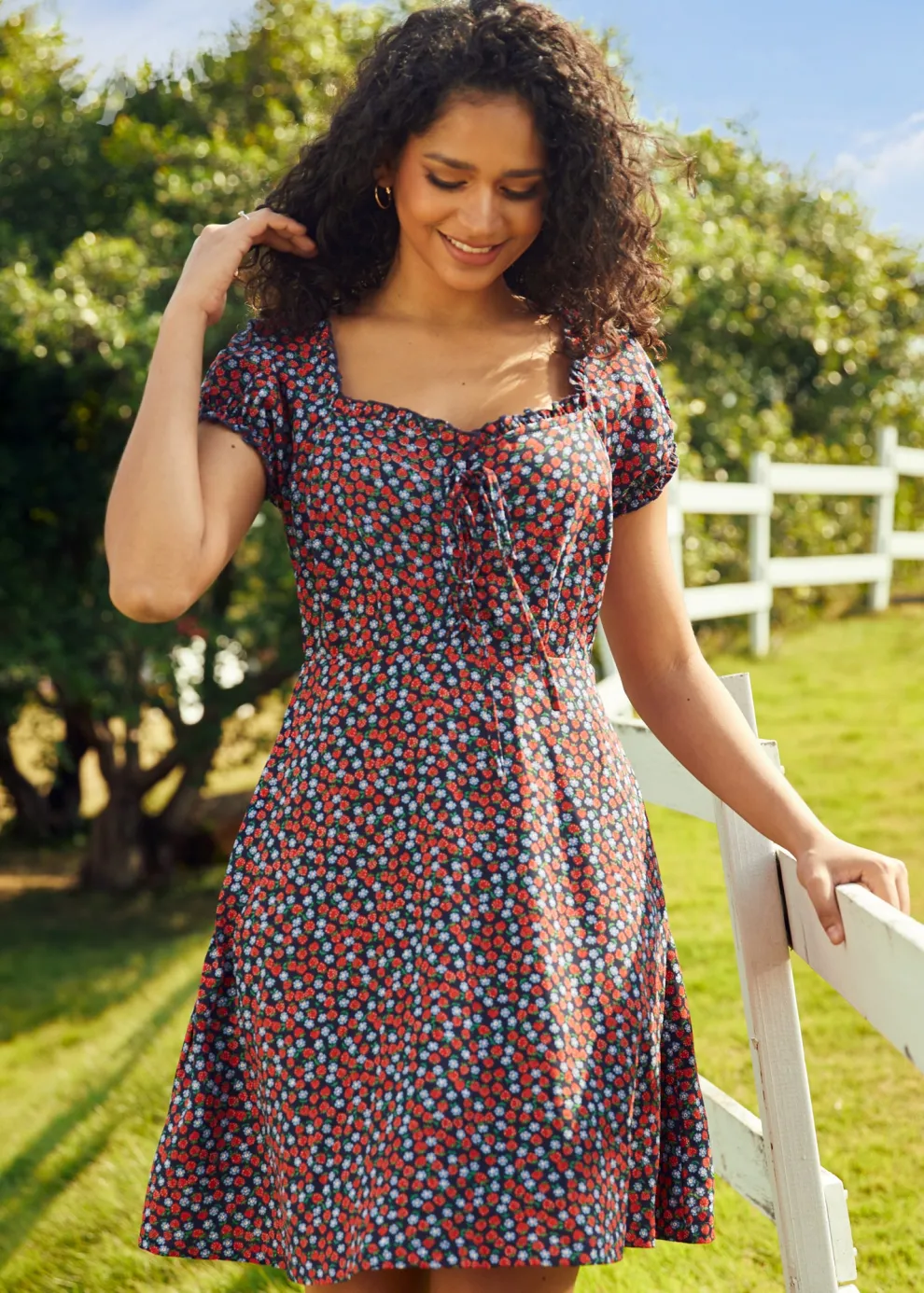 Nostalgic Sweetheart Fit & Flounce Dress