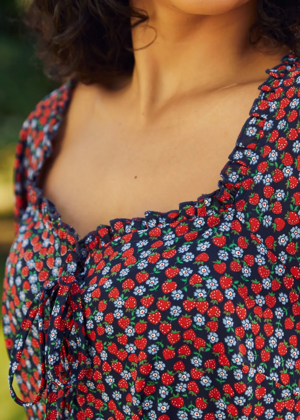 Nostalgic Sweetheart Fit & Flounce Dress