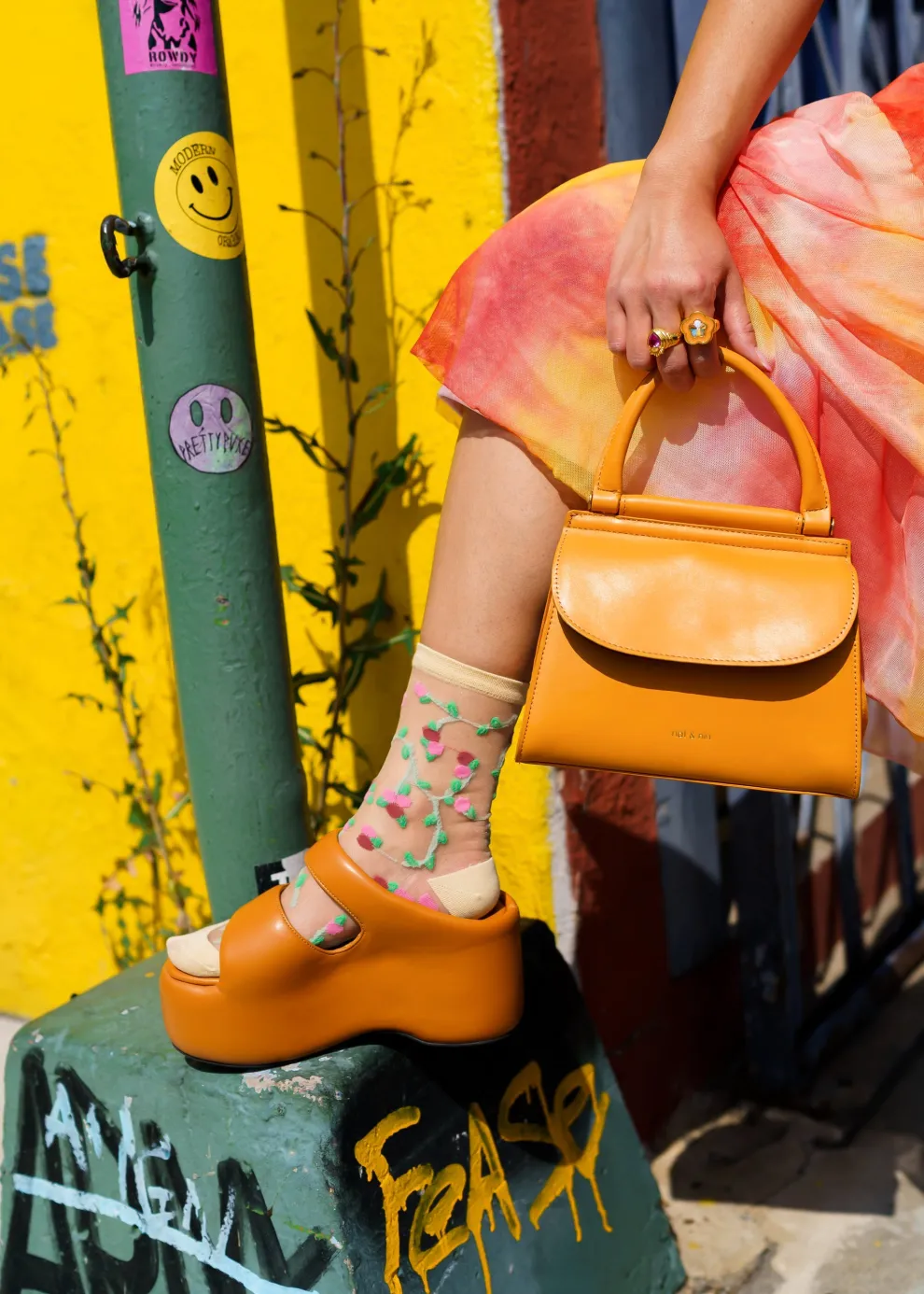 Sheer Rosettes Crew Sock