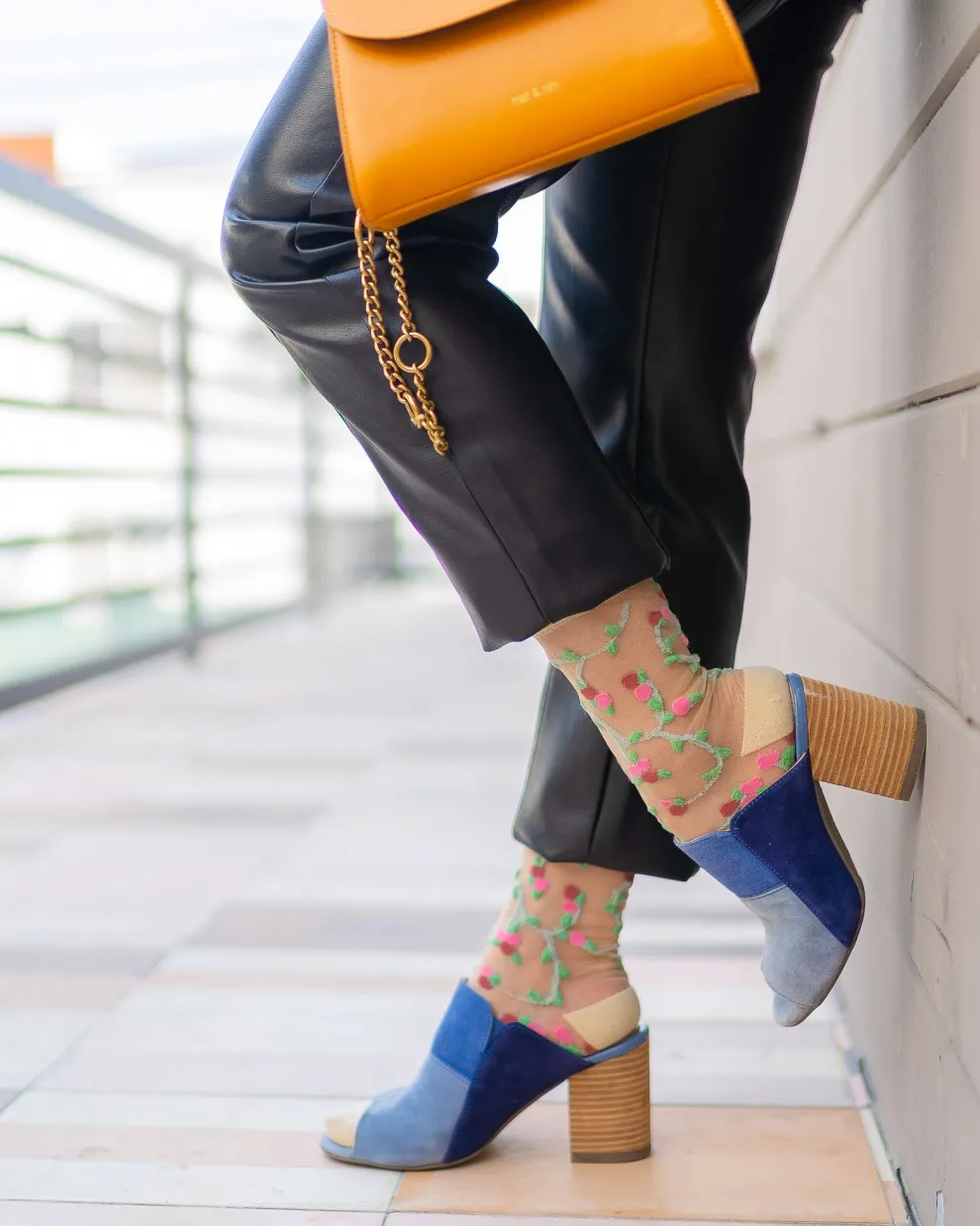 Sheer Rosettes Crew Sock