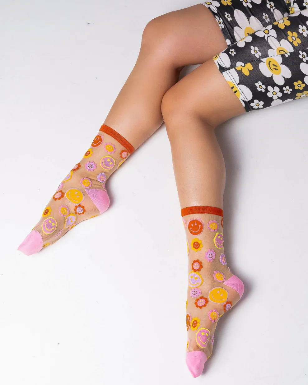 Smiley Face Daisy Sheer Crew Sock