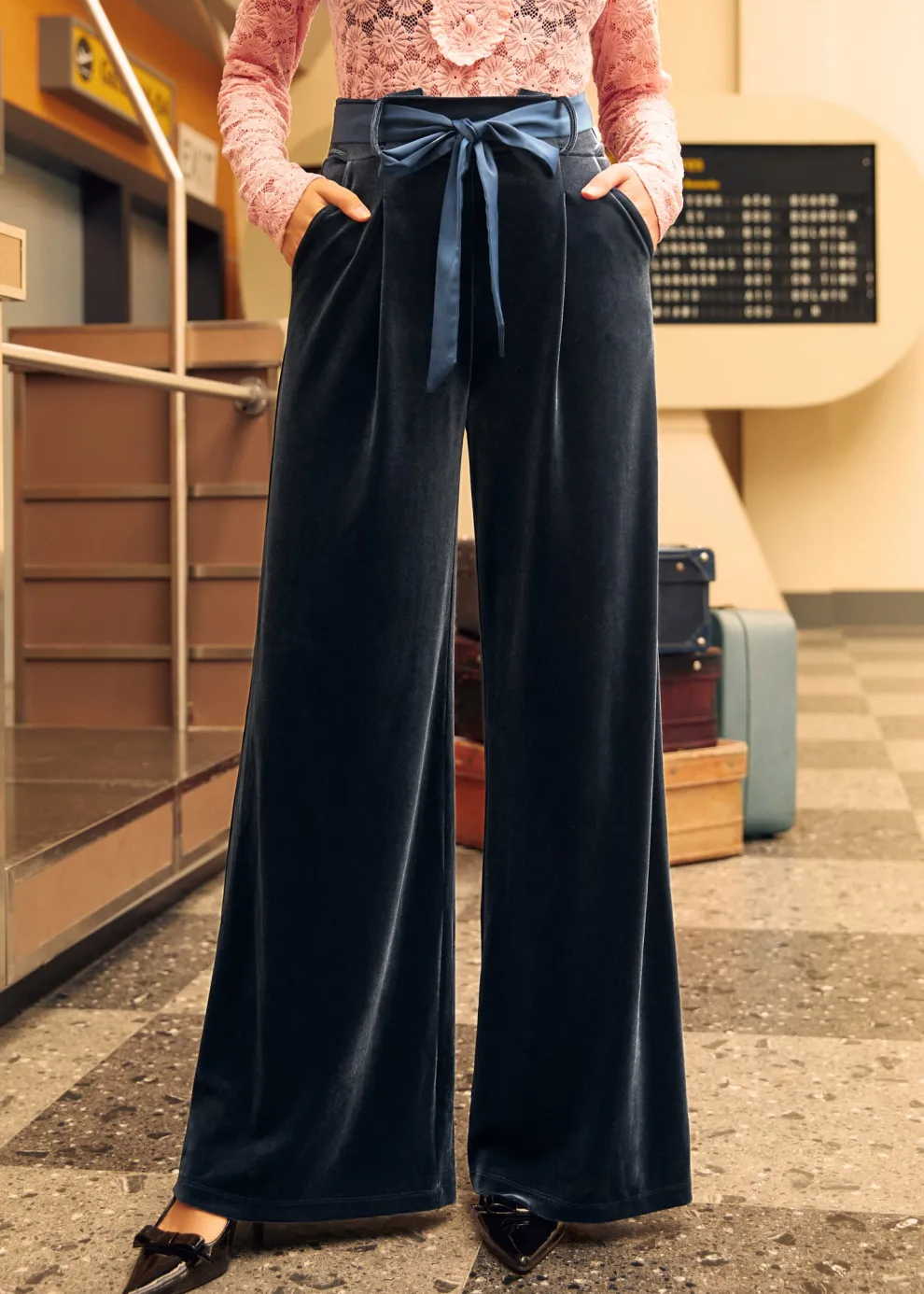 Vintage Revamp Contrast Sash Crop Pants